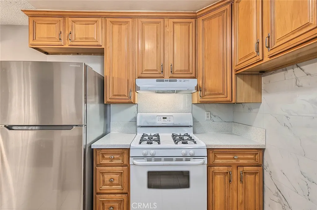2 bed, 700 sqft, $2,500 — Photo 4