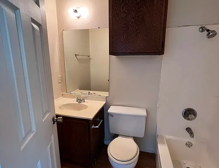 450 Burleson St #D — Photo 6