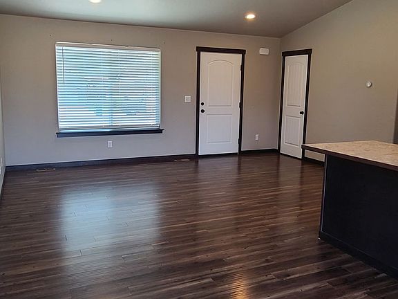 3rd image of 3029 W Craig Ave