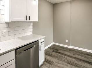 505 Gaslight Ln APT 10, Bellevue, NE 68005