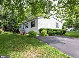 32 Penn Dr, West Grove, PA 19390