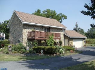 15 Lenhart Rd, Fleetwood, PA 19522