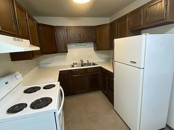 3rd image of 3220 E Thayer Ave #2