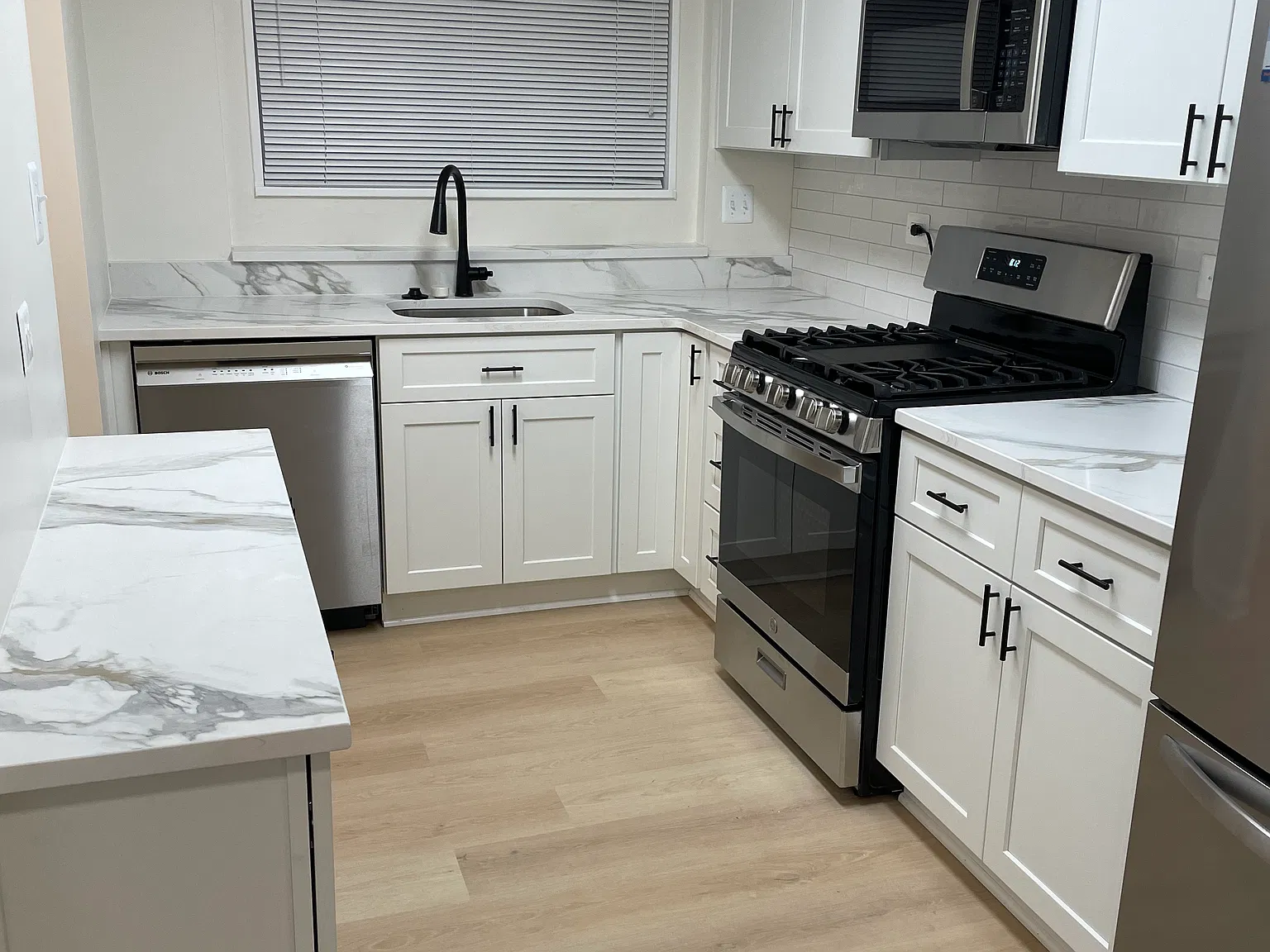 10505 Montrose Ave — Photo 4