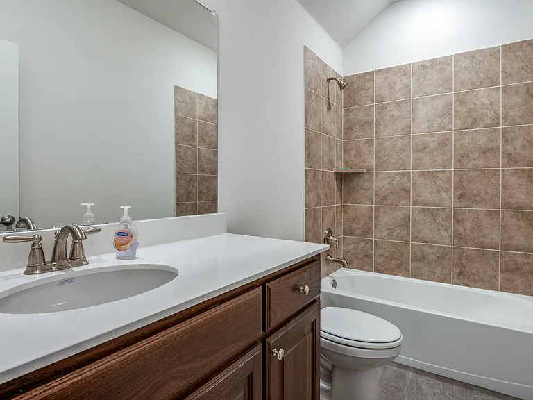 462 Steele St — Photo 16