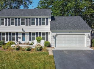 1215 S 12th St, St Charles, IL