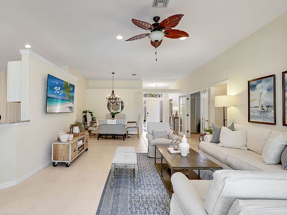 Living room/dining room