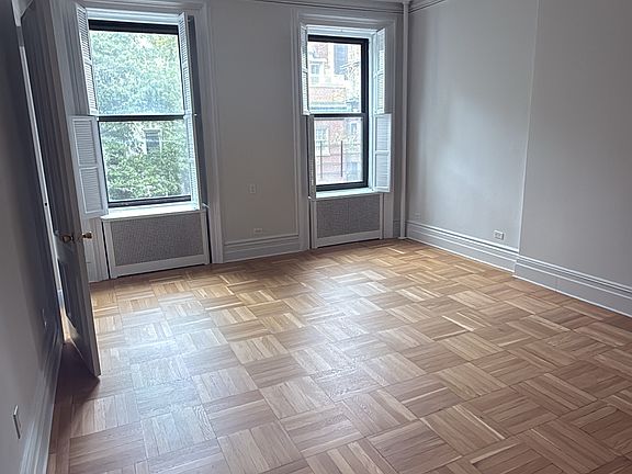 5th image of 130 E 61st St APT 3A