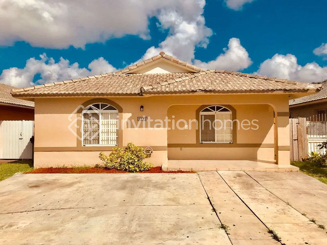 9775 NW 126th Ter Hialeah, FL 33018 — Photo 1
