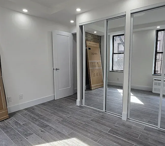 216 E 29th St #4F — Photo 4