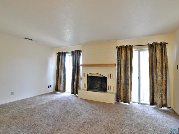 5th image of 111 Yucca Dr