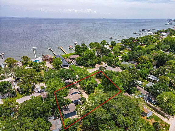 3rd image of 3726 Bayshore Dr