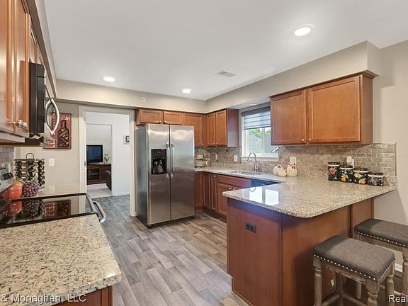 5th image of 3647 Eagle Creek Dr
