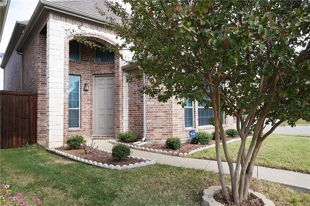 3 bed, 2.5 bath, 2092 sqft, $2,895 — Photo 3