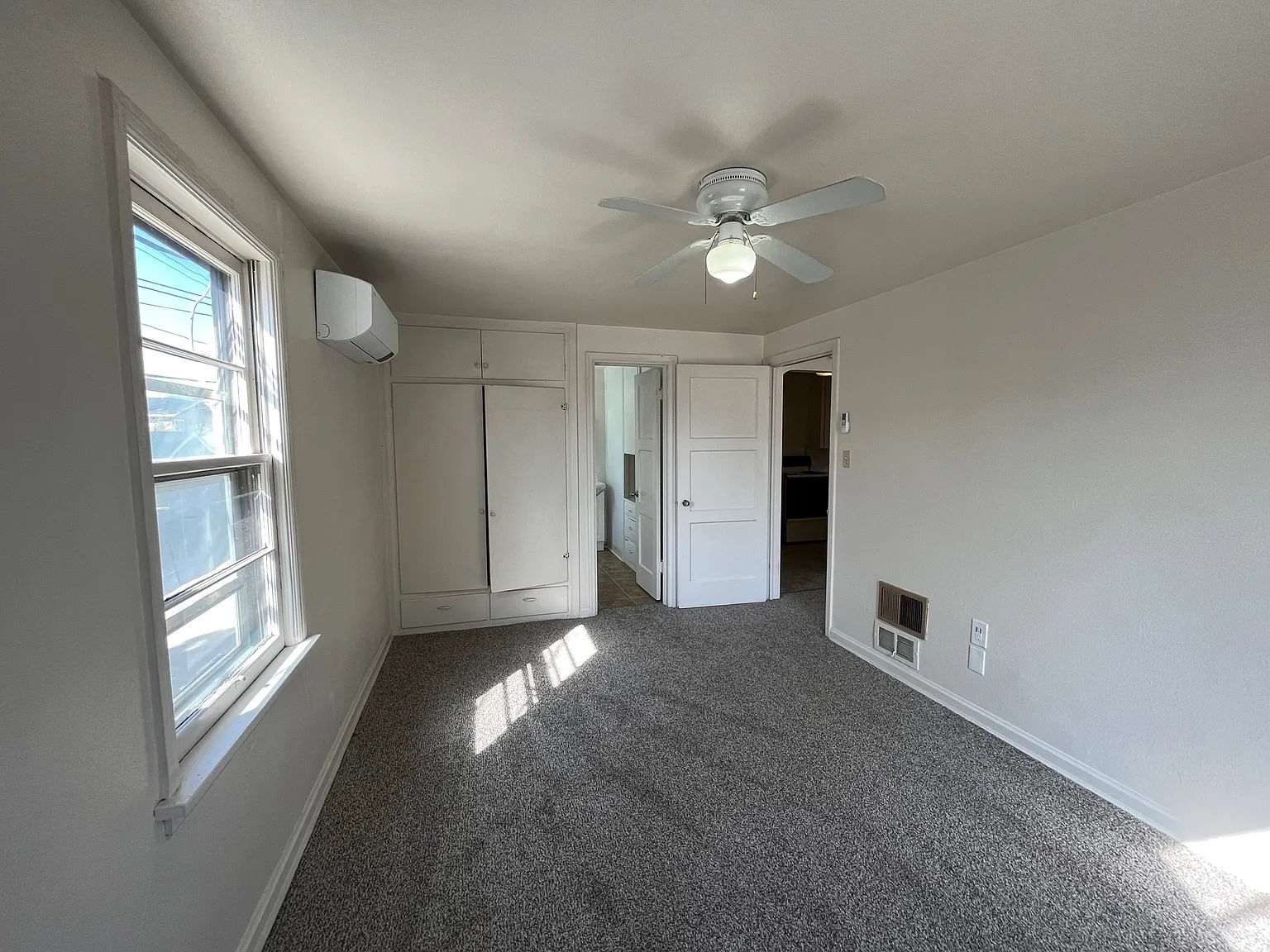 Rossi St - 1606 — Photo 3