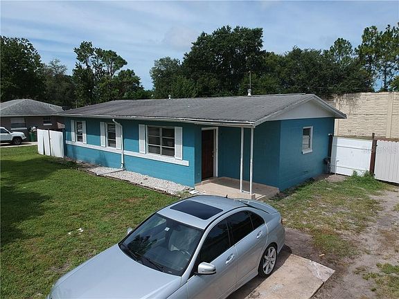3rd image of 1112 W Embassy Dr