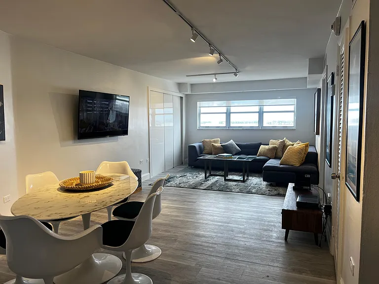 1881 Washington Ave #11 — Photo 7