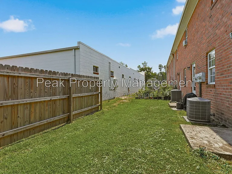 304 S Center St #12 — Photo 17