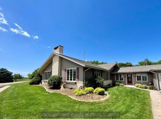 808 S L Rd, Aurora, NE 68841