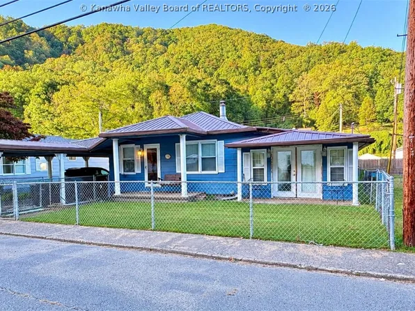 864 McKinley St, Wharton, WV 25208