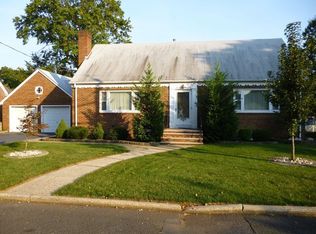 221 Palisade Rd, Linden, NJ 07036