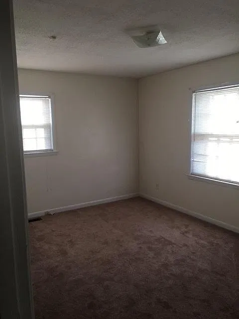 402 Botany Court - 1 — Photo 2