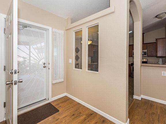 5th image of 1101 Leslie St