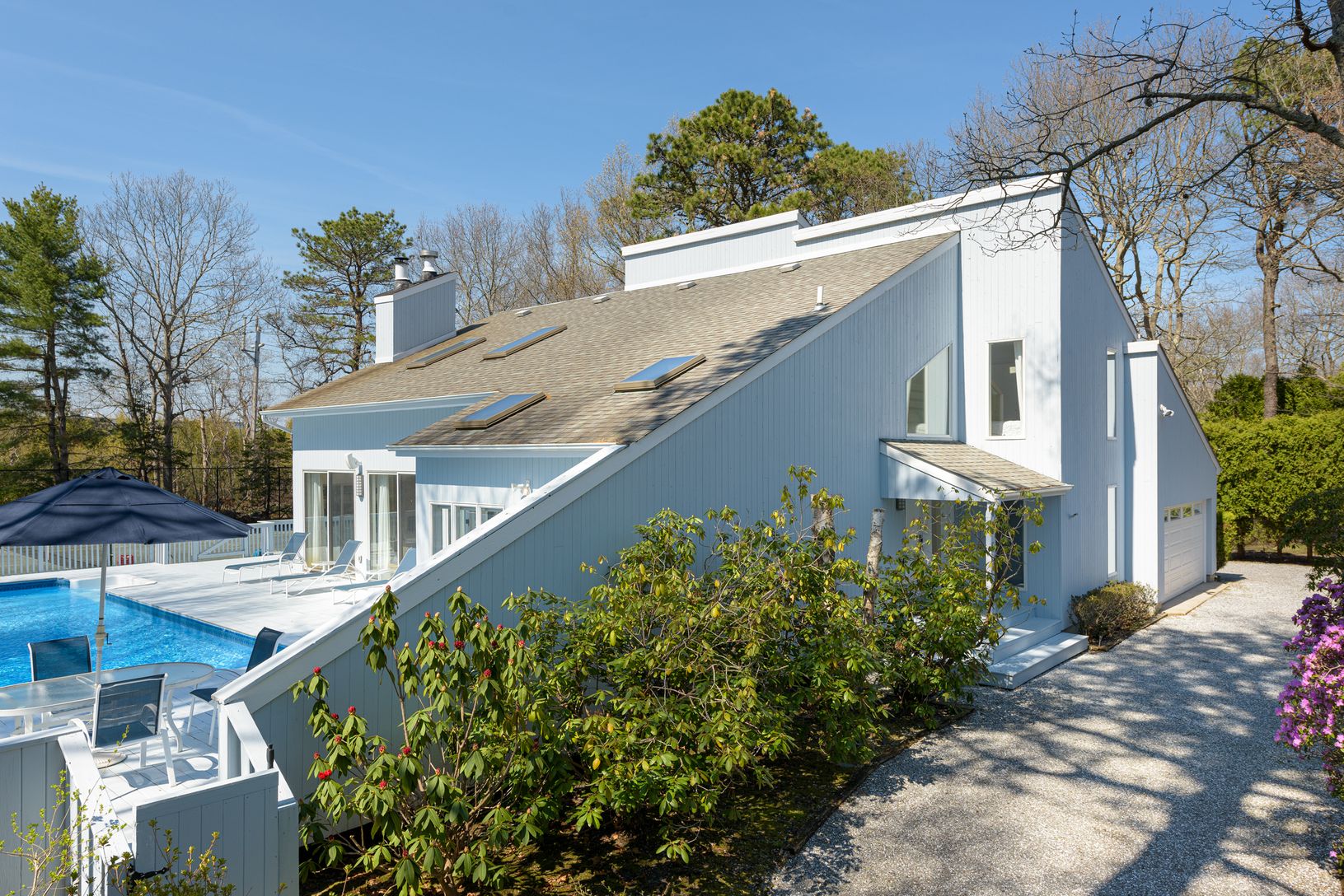  Overview of house