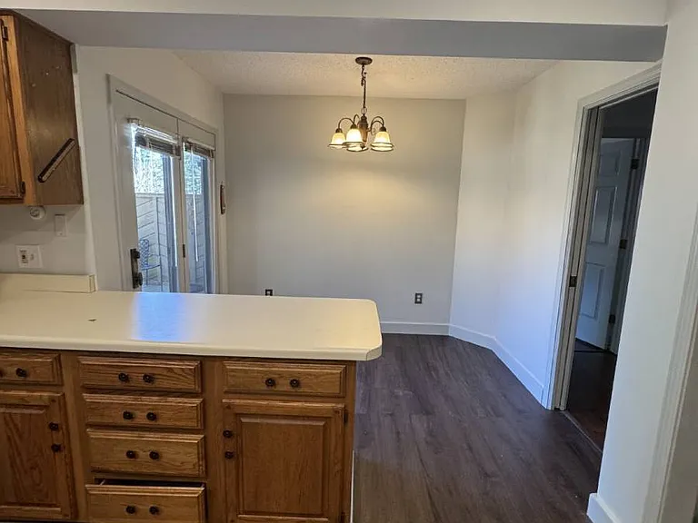201 Chinquapin Oak Ln — Photo 2
