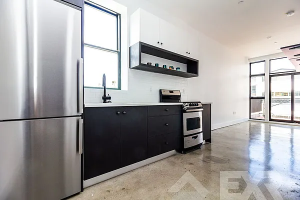 Rented by EXR | media 9