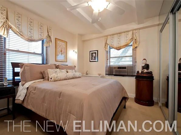 333 East 43rd Street image 1 of 7