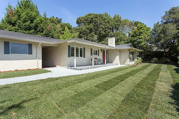 300 Robinwood Ln photo 1