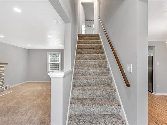 2nd image of 118 Elmwood St