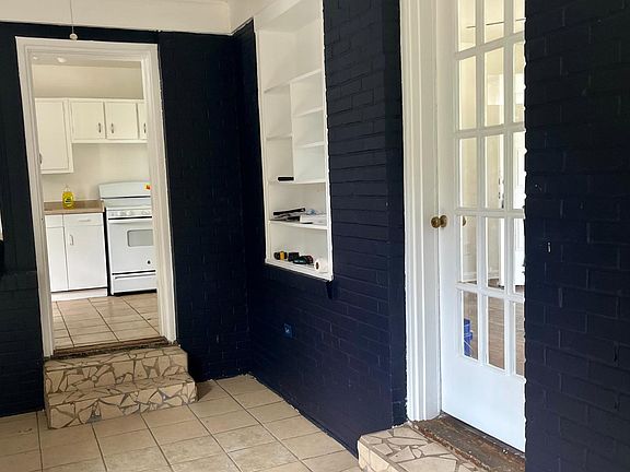 Second Livingroom/ den/playroom/office/studio