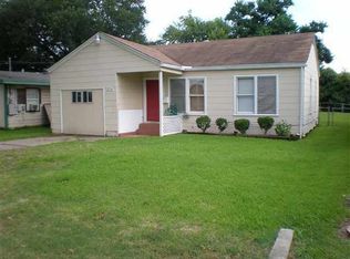 2714 1st Ave, Groves, TX 77619