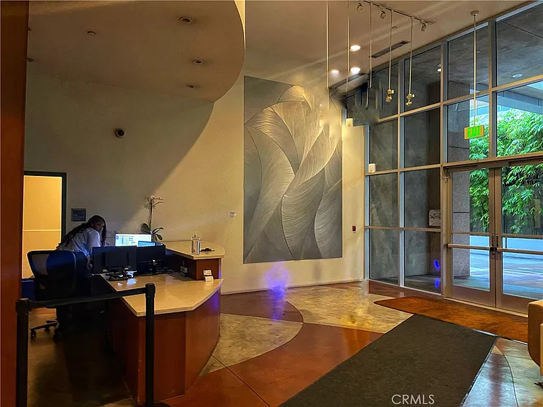 801 S Grand Ave — Photo 8