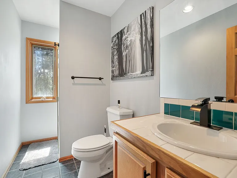 92 Club House Rd — Photo 11