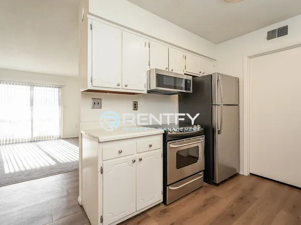 2205 Sunderland Rd APT 115D, Winston Salem, NC 27103