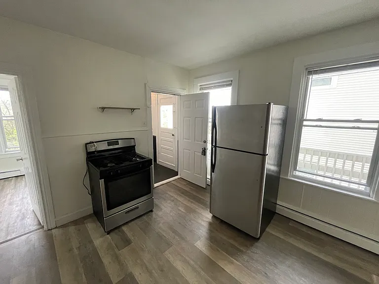 124 East St #2 — Photo 11