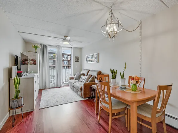 9977 Shore Road image 4 of 27