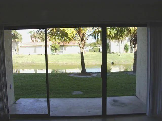 1524 Lake Crystal Dr #B — Photo 12