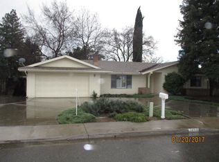 1490 Barstow Ave, Clovis, CA 93611