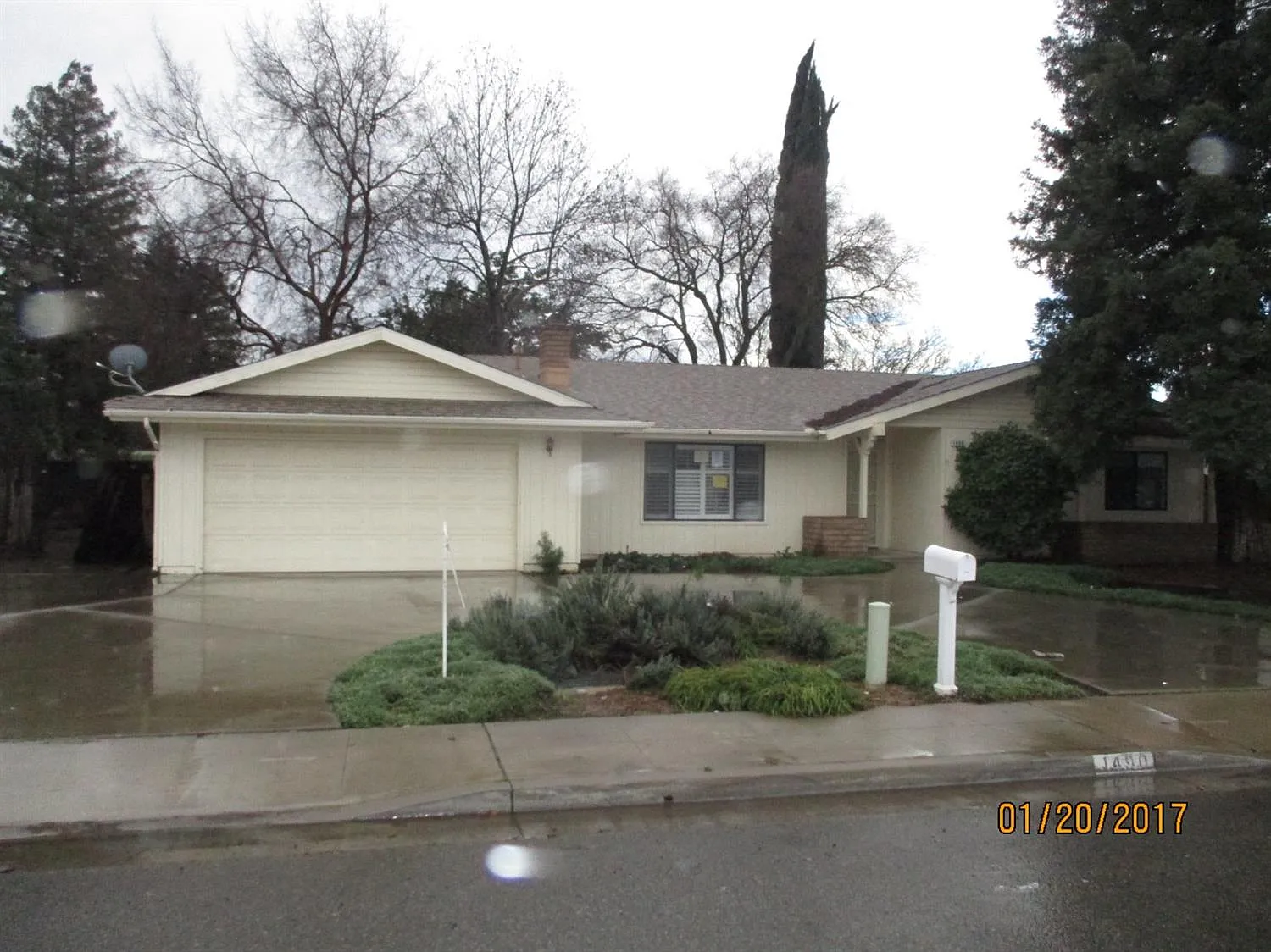 1490 Barstow Ave photo 1
