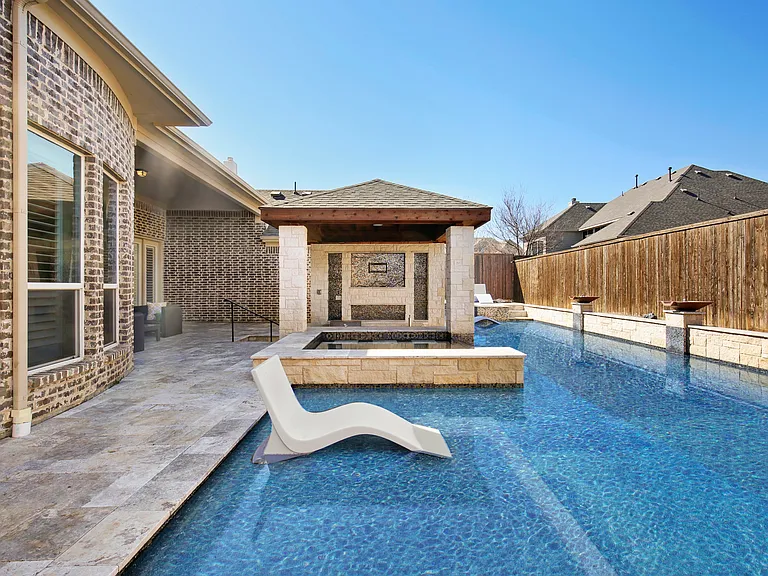 13732 Eleanor Ave — Photo 2