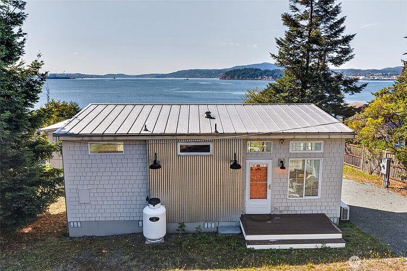 3rd image of 6938 Channel View Drive