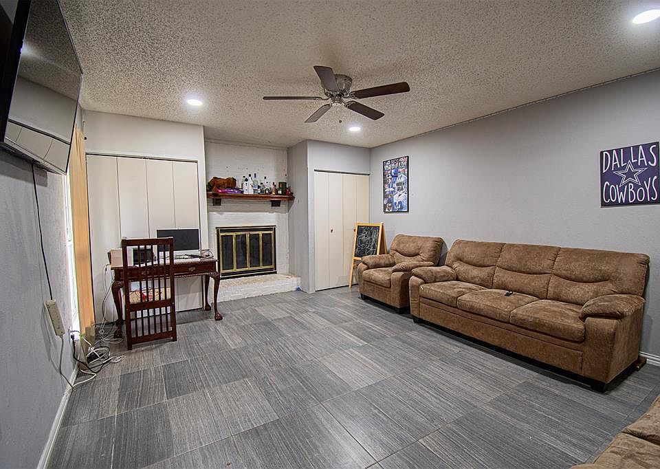 1st image of 912 Carmela Dr
