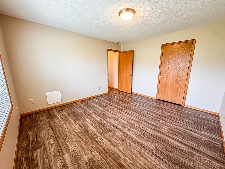 1560B Gunston Dr — Photo 12