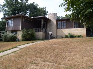 913 Redbud Ln, Kerrville, TX 78028