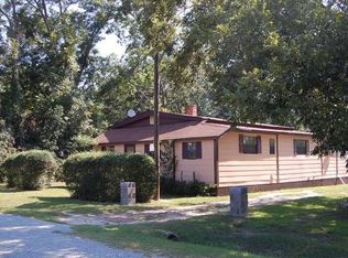 202 Third St, Elko, GA 31025