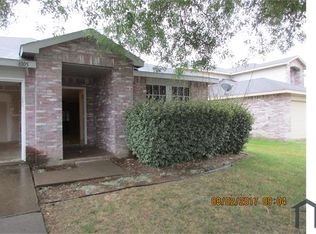 8105 Canoe Ridge Ln, Denton, TX 76210